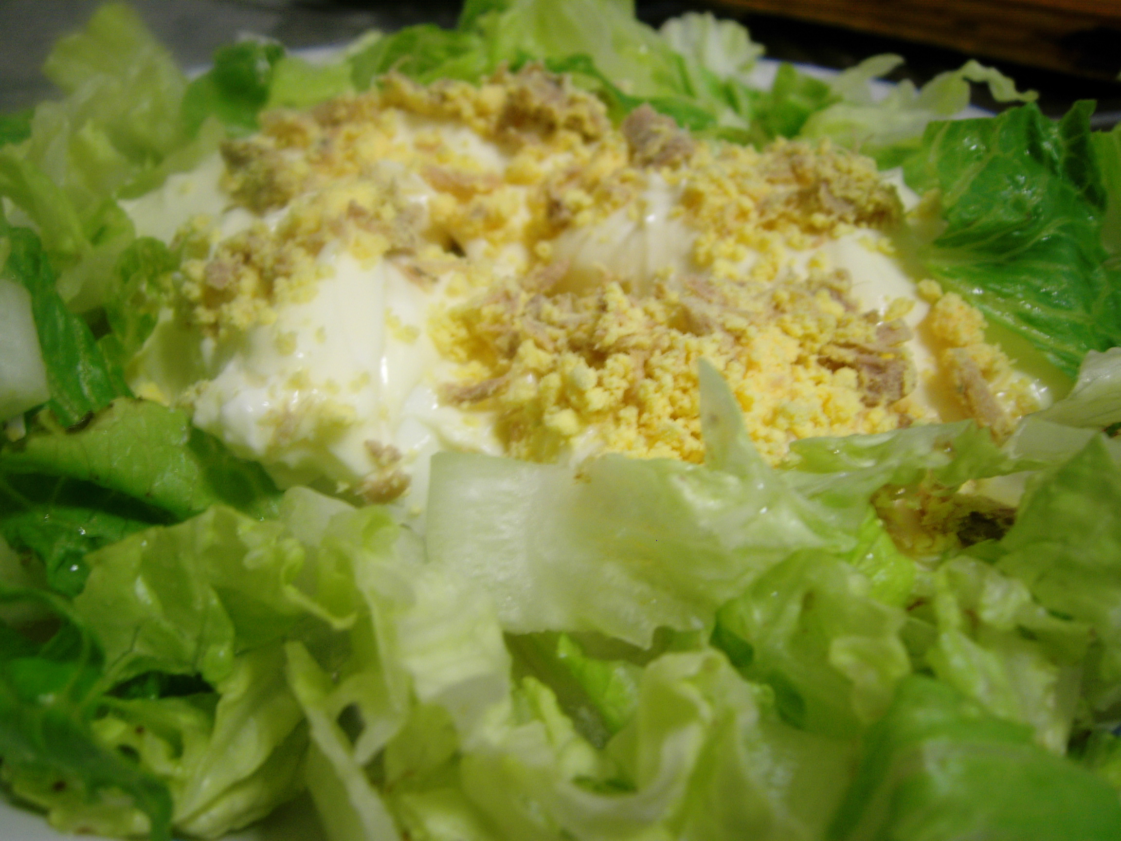 Huevos rellenos de atún