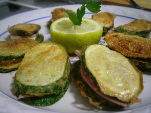 Receta de cocina: calabacines rebozados rellenos de jamón York y queso