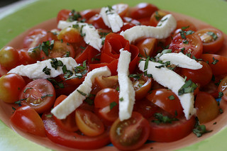 ensalada de queso fresco y tomate
