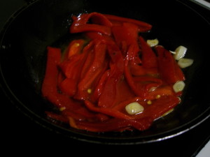 Tartaletas de pimientos del piquillo y bonito 