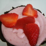 Tartaleta de chocolate con crema de fresas