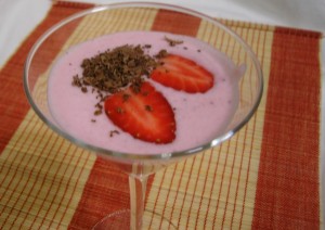 Presentación de la crema de fresa en copa