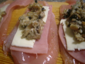 Receta de cocina: Pechugas de pollo rellenas de jamón york y queso